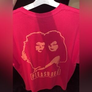 Pleasures “Volume” t shirt